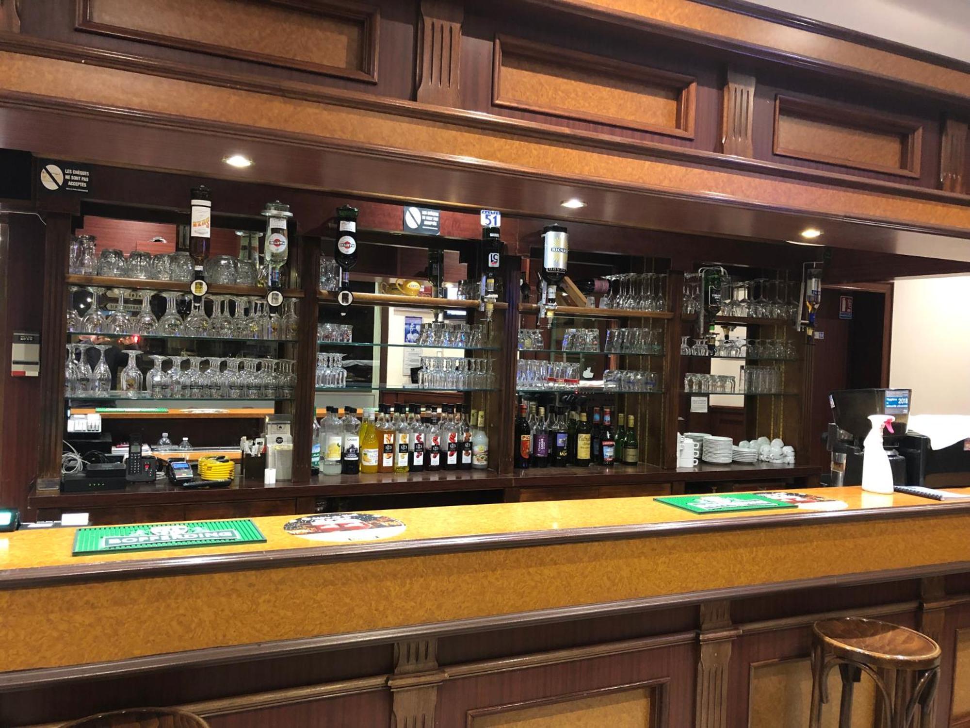 兰斯 Aux Bons Amis酒店 外观 照片