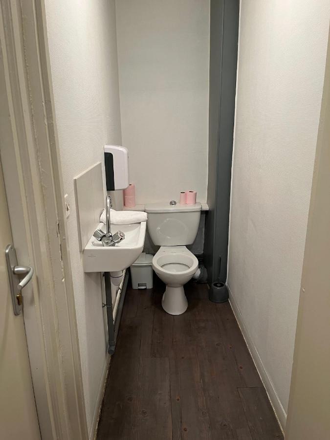 兰斯 Aux Bons Amis酒店 外观 照片